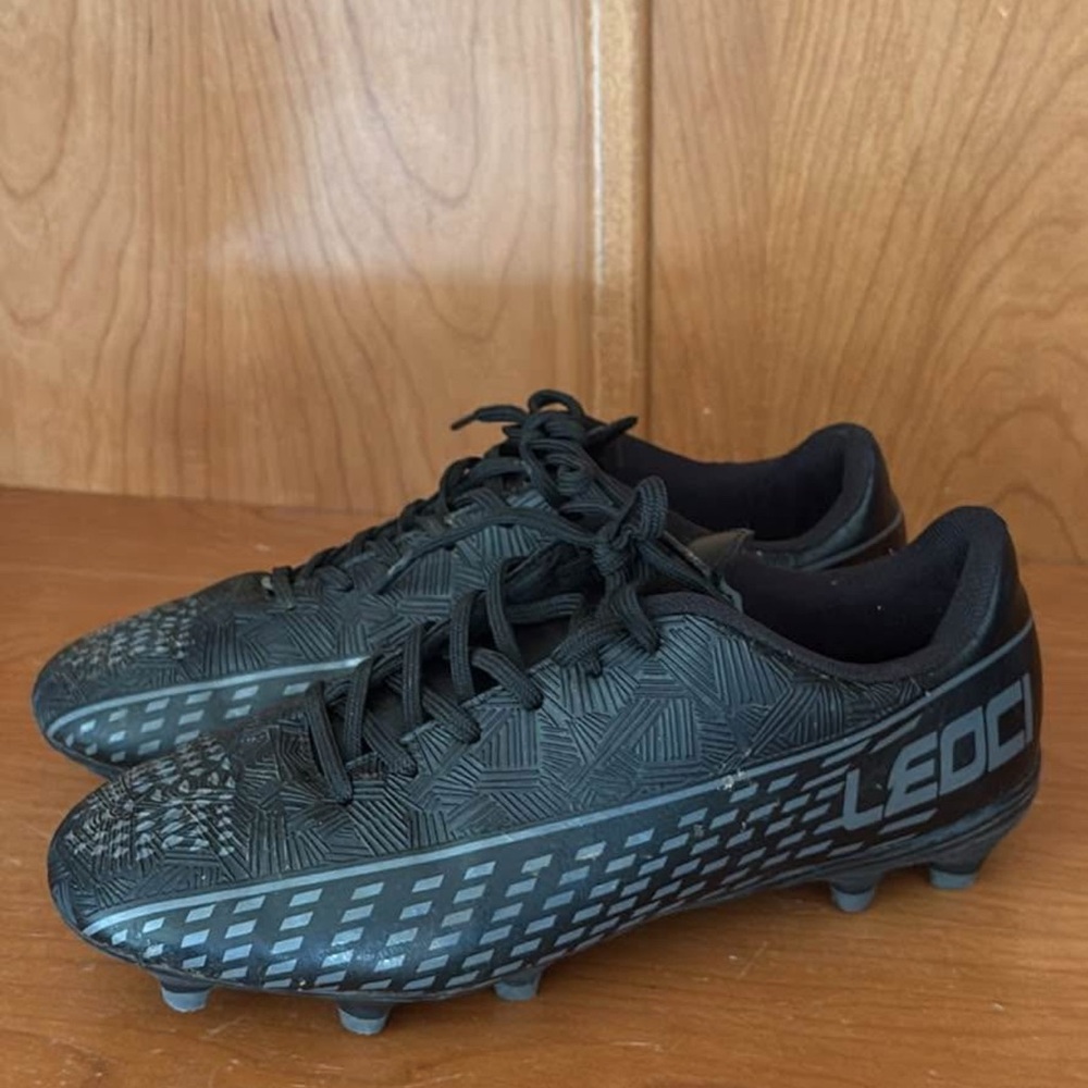 Black Unisex Soccer Cleats